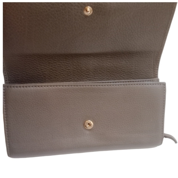 Gucci Abbey Vintage Authentic Long Wallet - Picture 9 of 16